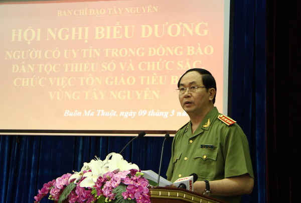 Đại tướng Trần Đại Quang, Ủy viên Bộ Chính trị, Bộ trưởng Bộ Công an, Trưởng Ban Chỉ đạo Tây Nguyên phát biểu tại Hội nghị 