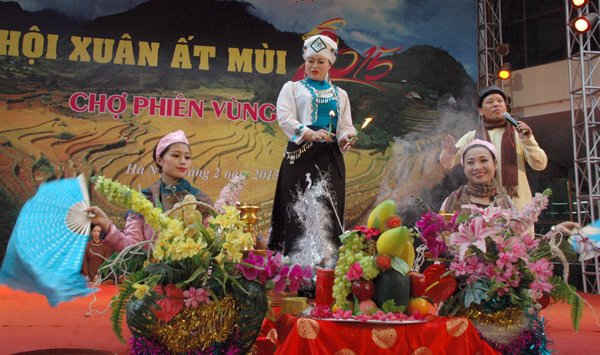 Múa diễn xướng hát Văn hầu Đồng