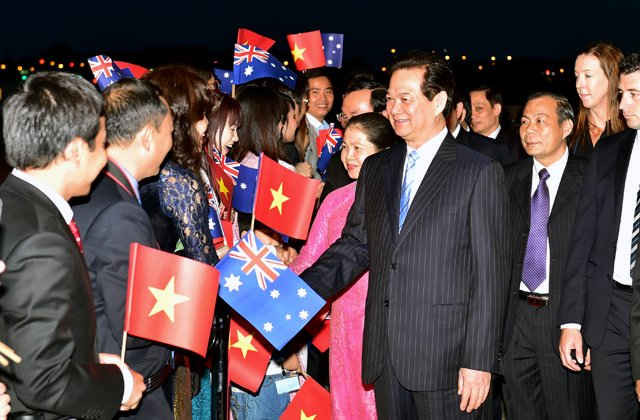 Thủ tướng Nguyễn Tấn Dũng và đoàn công tác đến Sydney chiều tối 16/3.
