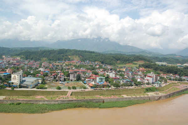 Một khu đất của doanh nghiệp tại đường Thủy Hoa, phường Duyên Hải ( thành phố Lào Cai) do quá lâu không triển khai dự án đã bị UBND tỉnh Lào Cai thu hồi đất và hủy giấy chứng nhận quyền sử dụng đất.
