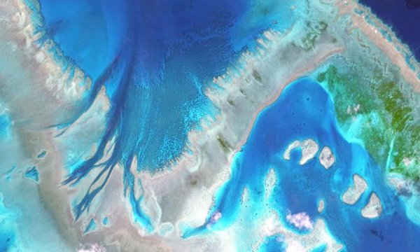 Rặng san hô lớn nhất thế giới Great Barrier Reef (Ảnh: DigitalGlobe / Getty Images)
