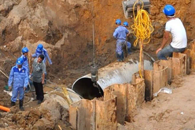 Với việc đường ống nước Sông Đà liên tục xảy ra sự cố thì việc thiếu nước hè năm 2015 là khó tránh khỏi. Ảnh: T.L