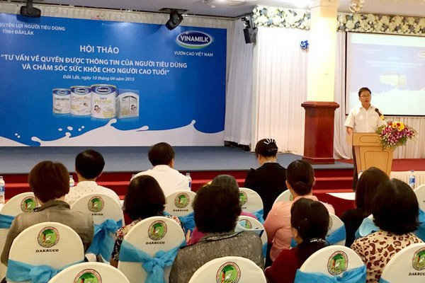 Ông Nguyễn Ngọc Thành – Giám đốc kinh doanh miền Trung, Vinamilk chia sẻ với người tiêu dùng những thông tin về Công ty