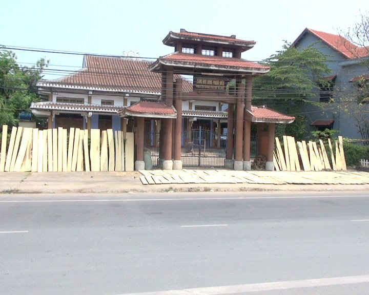 Nhà trưng bày làng nghề đúc đồng Phước Kiều trở thành nơi phơi gỗ