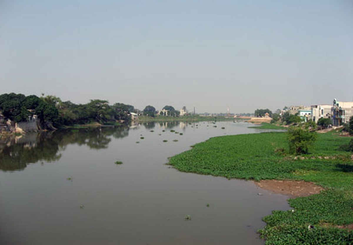 Một đoạn sông chảy qua Hòa Bình thuộc lưu vực sông Nhuệ - Đáy