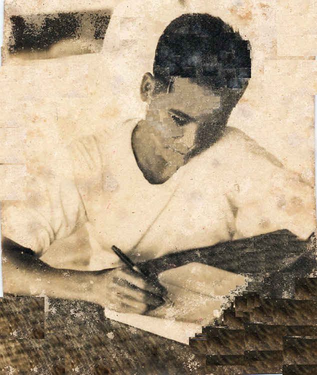 Ông Phạm Xuân Thành khi đang ở Xưởng in Báo Trường Sơn (Ảnh chụp năm 1968)