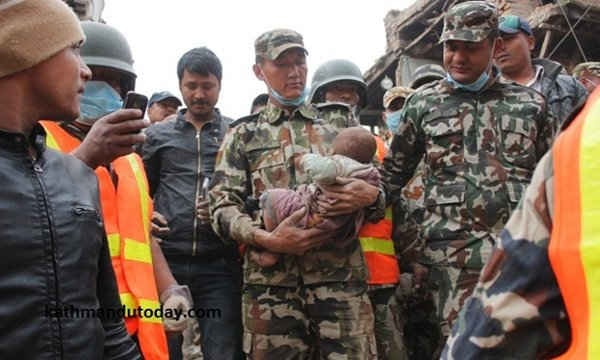   Hiện tại, ngoài hai cha con cậu bé thì các thành viên khác trong gia đình vẫn chưa tìm thấy tung tích