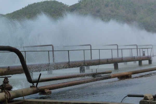 Nước thải qua xử lý được Công ty CP Mía đường Sơn La bơm trở lại hệ thống làm mát. 
