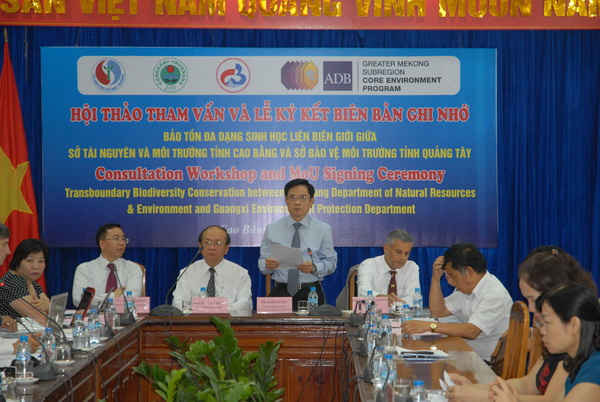 Ông Đàm Văn Eng, Phó Chủ tịch UBND tỉnh Cao Bằng phát biểu tại Hội thảo. 