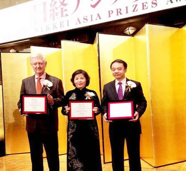 Bà Mai Kiều Liên - Chủ tịch HĐQT kiêm TGĐ Vinamilk là người Việt Nam duy nhất đoạt giải trong lĩnh vực “Kinh tế và đổi mới doanh nghiệp” của Giải thưởng Nikkei châu Á
