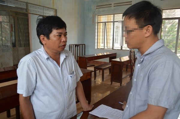 Ông Đinh Quang Điền (trái)  kiện Viện KSND TP.Buôn Ma Thuột đòi bồi thường 6,9 tỷ đồng vì bắt ông ngồi tù oan.