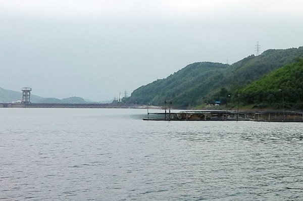 Một góc hồ Thác Bà, đoạn nằm trên địa bàn tỉnh Yên Bái