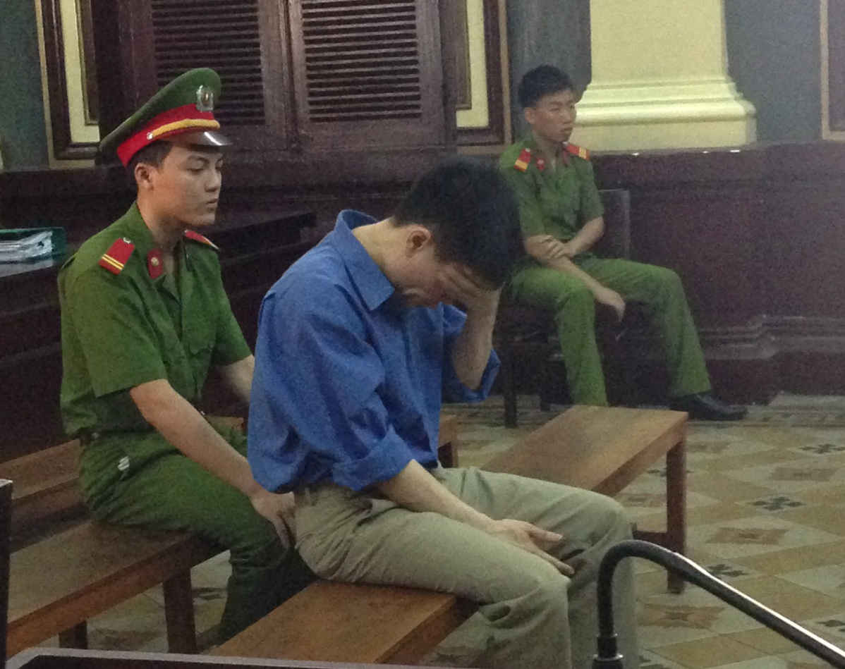 Trần Quốc Hoàng - Bị cáo duy nhất đang bị tạm giam – 7 bị cáo còn lại tại ngoại hầu tòa.