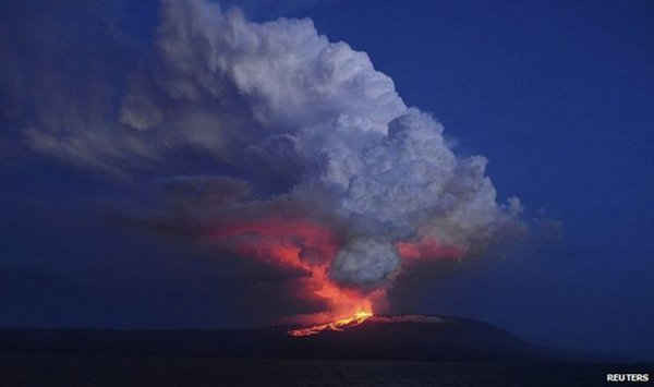 Ngọn núi lửa Wolf nằm trên đảo Isabela