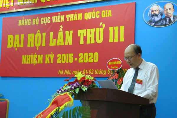 Bí thư Đảng ủy, Cục trưởng Cục Viễn thám Quốc gia Nguyễn Xuân Lâm báo cáo tại Đại hội