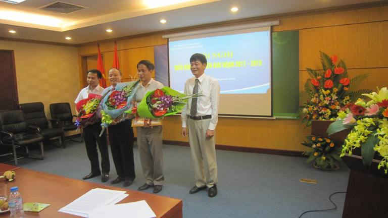 Ba cá nhân thuộc Cục QLTNN được trao Bằng khen của Bộ trưởng Bộ TN&MT