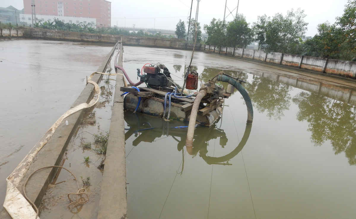 Cơ quan chức năng phát hiện Nhà máy nước Hưng Vĩnh xả thải bùn không đạt tiêu chuẩn xử lý ra môi trường hồi tháng 2 năm 2015