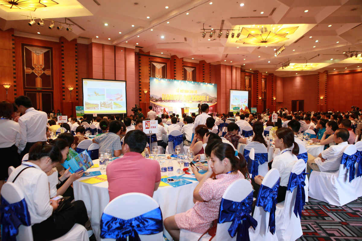 Hon 500 khách mời tham dự lễ mở bán dự án Diamond Bay Resort 2 tai Melia Ha Noi 