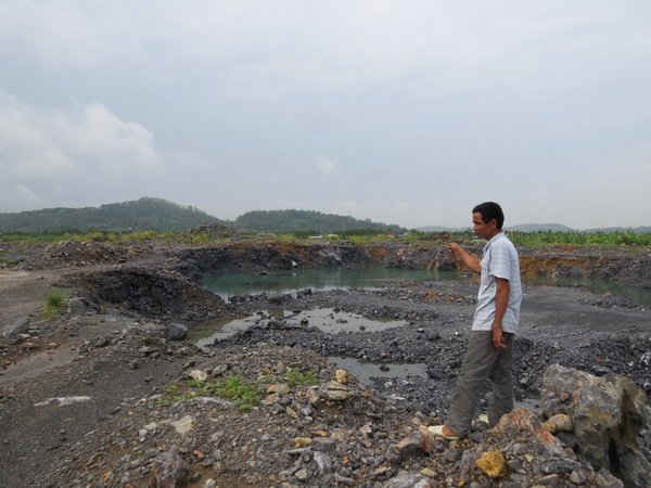 Công ty cổ phần Xi măng Tân Phú Xuân có hoạt động khai thác đào hào thăm dò xuống dưới +5m và khai đào rộng hơn là không đúng với quy định tại Giấy phép thăm dò khoáng sản số 1312/GP-UBND ngày 24/6/2014 của Ủy ban nhân dân thành phố cấp cho Công ty