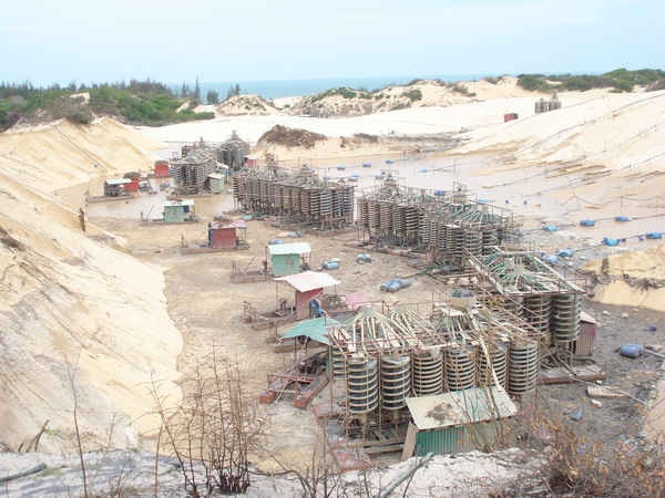 Khai thác titan tại Công ty Khoáng sản Bình Thuận 