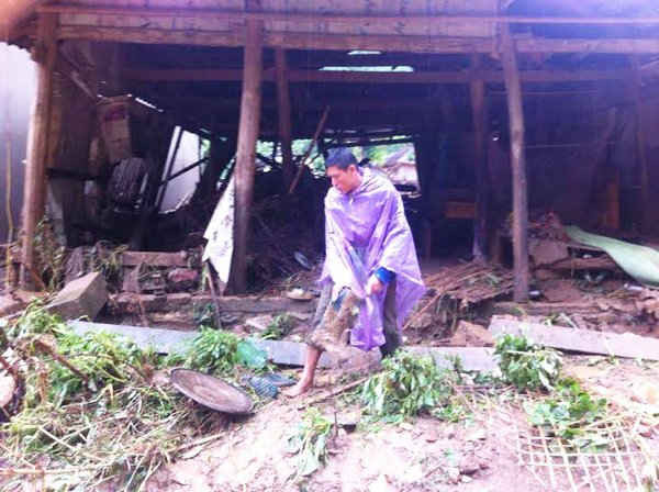 Nhiều nhà cửa tại Thuận Châu tan hoang sau mưa lũ