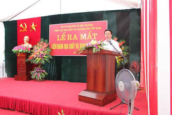 Thứ trưởng Bộ Tài nguyên và Môi trường Trần Hồng Hà phát biểu chỉ đạo tại buổi lễ