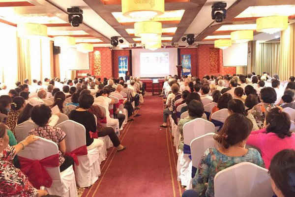 Gần 500 người tiêu dùng tại Khánh Hòa đã được tuyên truyền về quyền lợi của người tiêu dùng và được tư vấn về chăm sóc sức khỏe