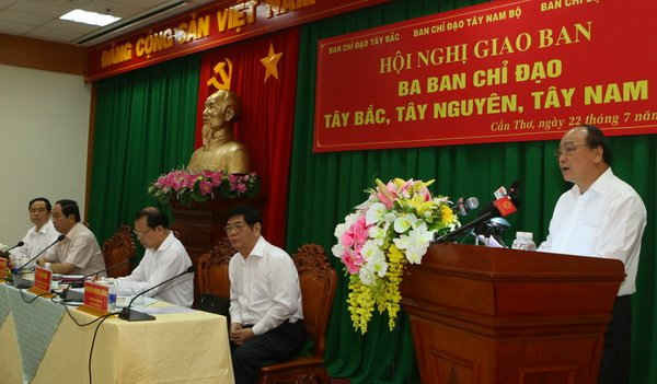 Ủy viên Bộ Chính trị, Phó Thủ tướng Nguyễn Xuân Phúc – Trưởng Ban Chỉ đạo Tây Bắc phát biểu.