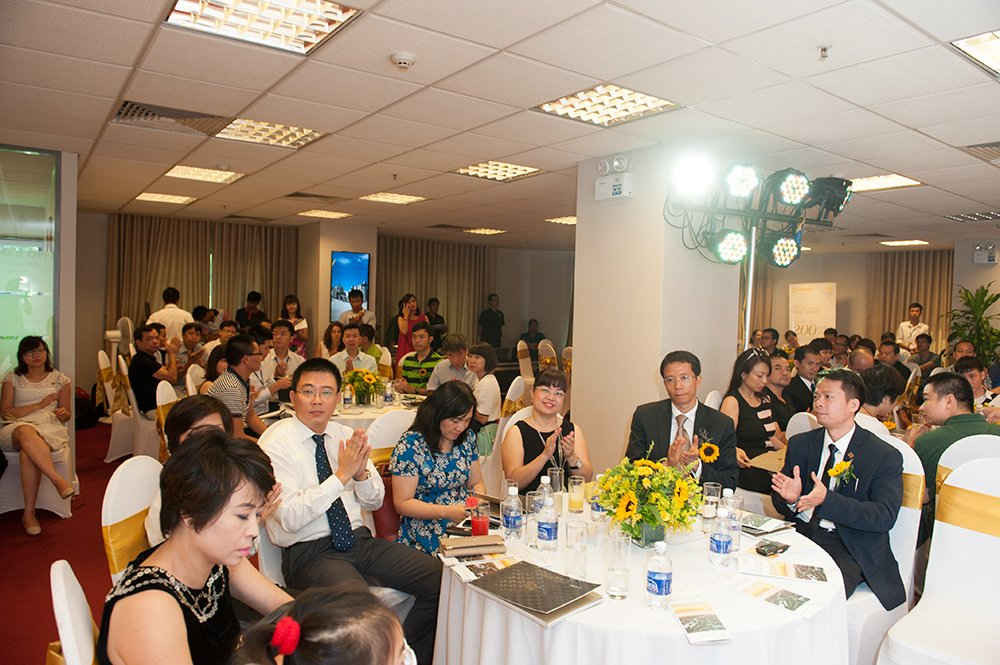 Hơn 300 nhà đầu tư đã đến tham dự lễ mở bán 118 căn biệt thự Premier Village Đà Nẵng Resort,