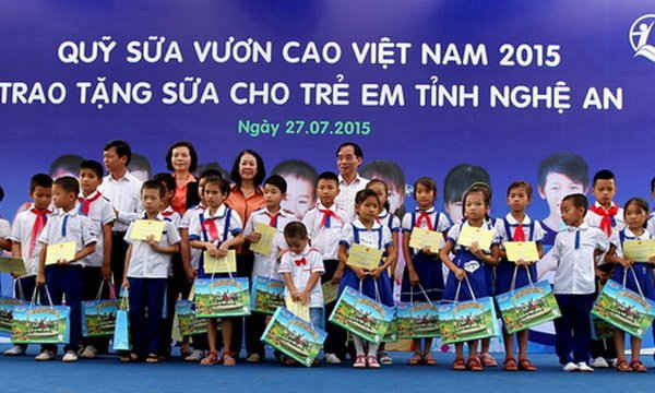 Quỹ sữa Vươn cao Việt Nam của Vinamilk đã đem đến cho hơn 333.000 trẻ em khó khăn tại Việt Nam gần 26 triệu ly sữa, tương đương khoảng 94 tỷ đồng