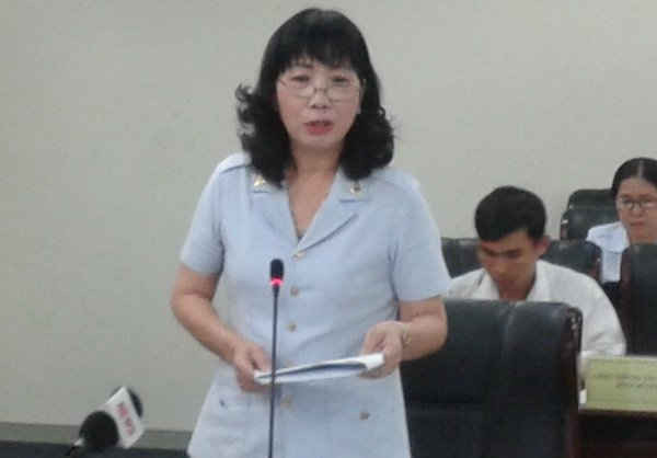 Bà Nguyễn Thị Tuyết Mai - Chánh Thanh tra tỉnh Bình Dương tại buổi họp báo sáng 19/8 