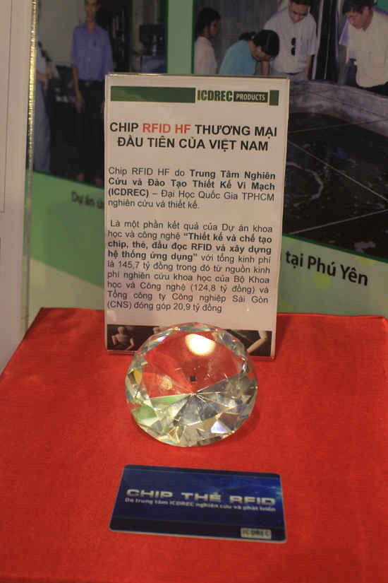 Chip RFID HF thương mại đầu tiên của Việt Nam do Trung tâm nghiên cứu và đào tạo thiết kế vi mạch, Đại học Quốc gia TP.HCM nghiên cứu và thiết kế.