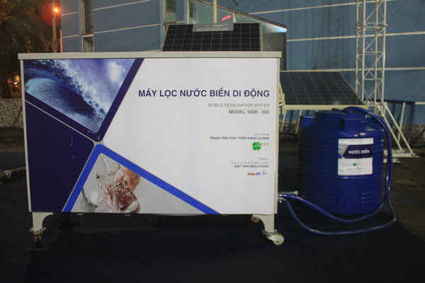 Sản phẩm máy lọc nước biển di động do công ty CP ĐT&PT Mặt trời bách khoa thiết kế.