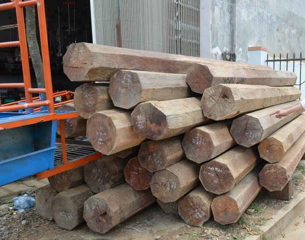 Kiểm lâm huyện Ea Kar đã tịch thu toàn bộ số gỗ trên về trụ sở để điều tra, xử lý