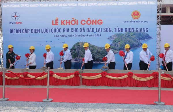 Lễ khởi công Dự án Cấp điện lưới quốc gia cho xã đảo Lại Sơn, tỉnh Kiên Giang.