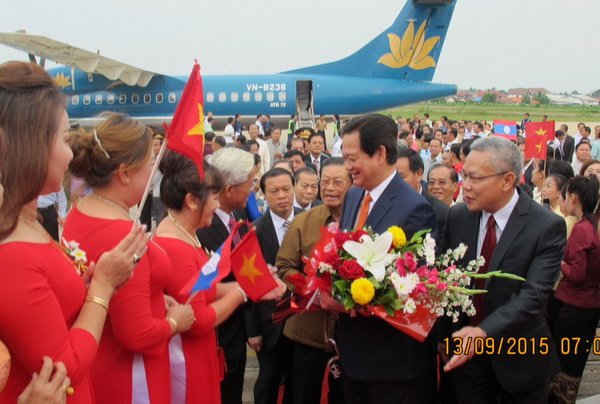 Lễ đón Thủ tướng Nguyễn Tấn Dũng và đoàn cấp cao Việt Nam tại sân bay
