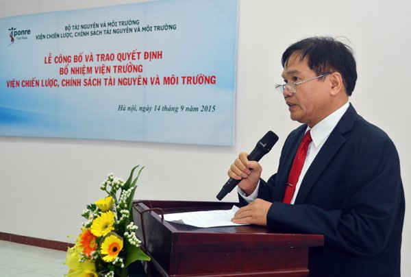 Ông Nguyễn Thế Chinh tân Viện trưởng phát biểu tại buổi lễ