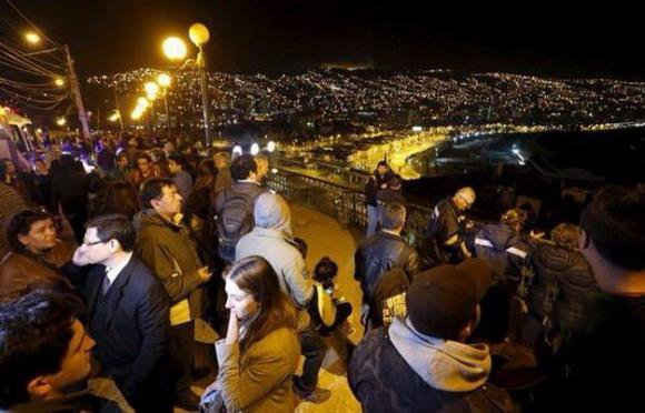 Chile sơ tán người dân ngay trong đêm vì lo ngại sóng thần