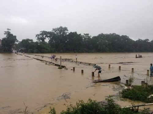 Nước lũ cao tại sông Ngàn Phố, Hương Sơn, Hà Tĩnh