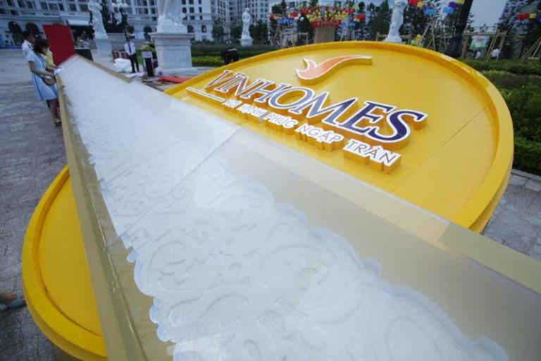 Chiếc bánh dẻo lập kỷ lục Guinness Việt Nam