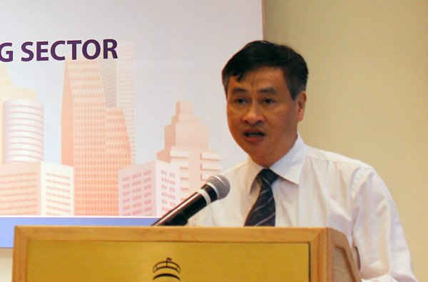 Ông Nguyễn Khắc Hiếu, Phó Cục trưởng Cục KTTV&BĐKH phát biểu tại hội thảo