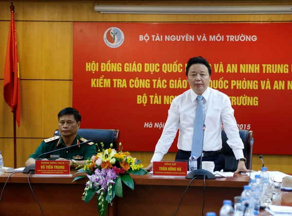 Ủy viên dự khuyết Trung ương Đảng, Bí thư Đảng ủy, Thứ trưởng Bộ TN&MT Trần Hồng Hà phát biểu