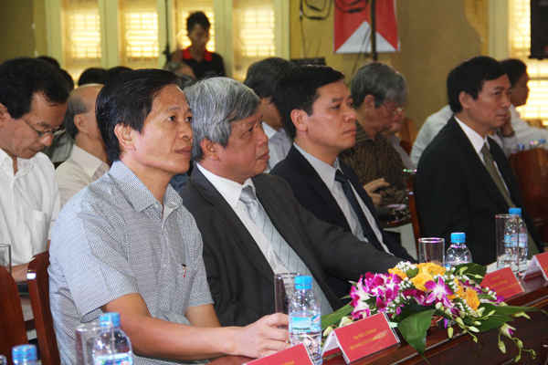 Thứ trưởng Bộ TN&MT Nguyễn Linh Ngọc  (thứ 2 từ trái sang) tham dự Lễ kỷ niệm