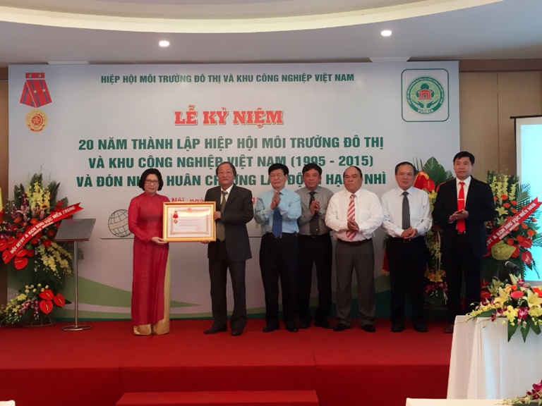 Hiệp hội MTĐT&KCN Việt Nam vinh dự đón nhận Huân chương lao động hạng Nhì của nhà nước