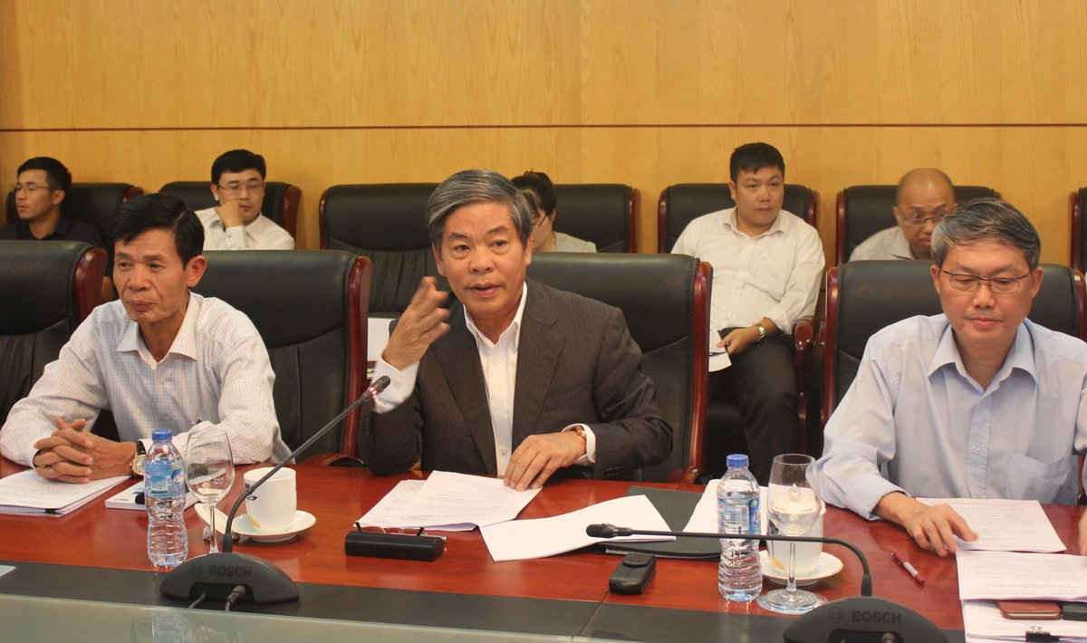 Bộ trưởng Bộ TN&MT Nguyễn Minh Quang phát biểu chỉ đạo tại buổi làm việc