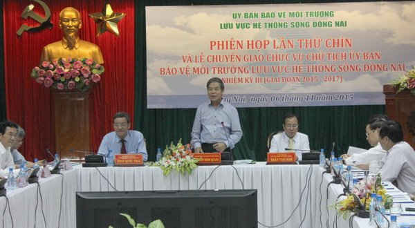 Bộ trưởng Bộ Tài nguyên và Môi trường Nguyễn Minh Quang phát biểu chỉ đạo tại Phiên họp