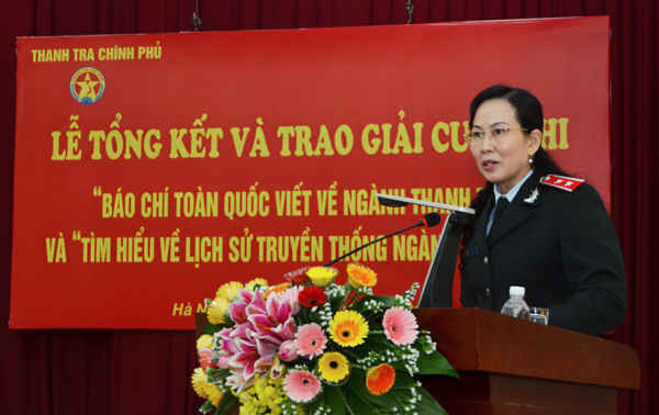 Bà Lê Thị Thủy, Phó Tổng Thanh tra Chính Phủ phát biểu trong buổi lễ