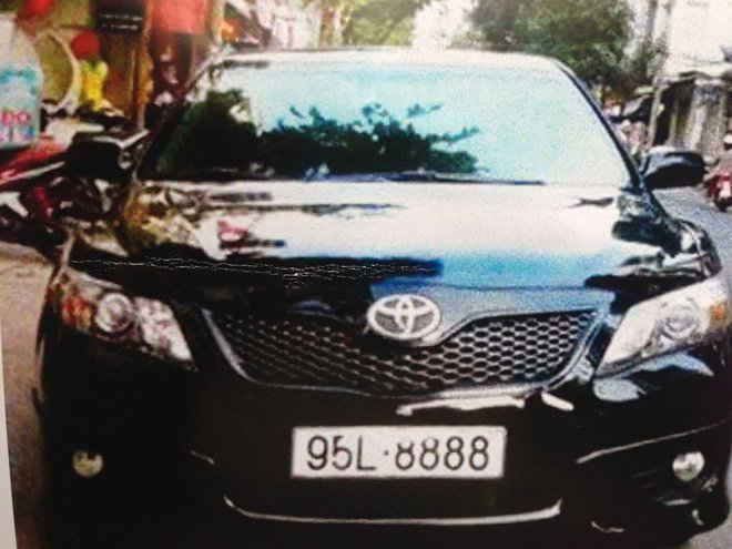 -	Chiếc xe mà người tố cáo cho rằng do Trung tá Bùi Minh Thắng lái khi say rượu gây tai nạn năm 2012