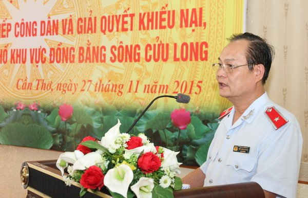 Cục trưởng Cục III Võ Văn Đồng báo cáo công tác tiếp công dân, giải quyết KNTC.