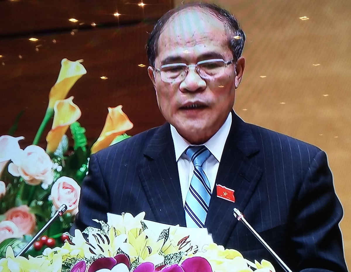 Chủ tịch Quốc hội Nguyễn Sinh Hùng phát biểu bế mạc kỳ họp thứ 10, Quốc hội khóa XIII. Ảnh chụp qua màn hình